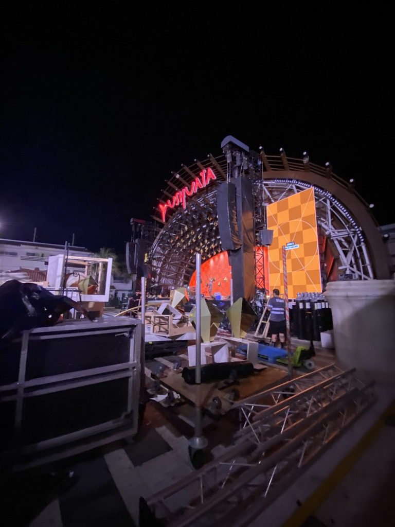 The Ushuaïa stage going up at night